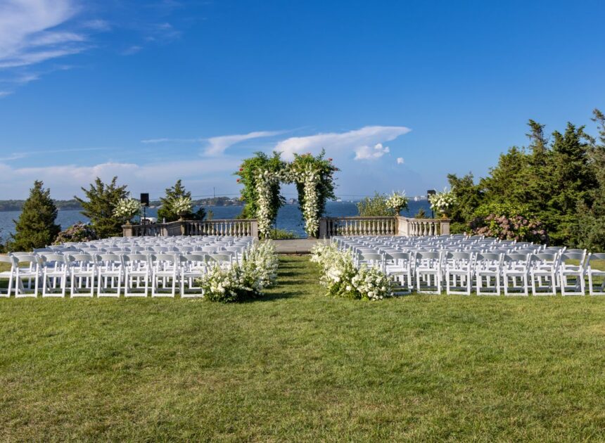 Framed in Romance: How to Decorate a Wedding Arch with Fabric?